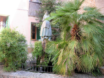 Standbild der Heiligen "Catalina Tómas" in Valldemossa