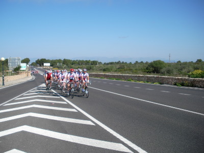 Radgruppe auf der "Rennstrecke" bei Sa Torre an der Südküste der Insel 